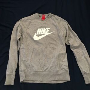 Nike men’s sweatshirt